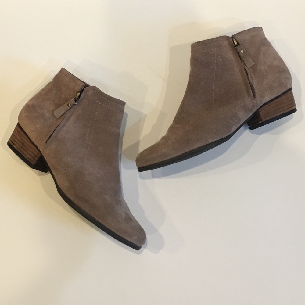 Blondo INGRID Waterproof Suede Taupe Ankle Booties